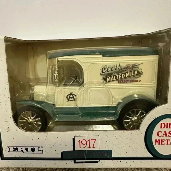 1917 Coors Malted Milk Die-Cast Metal Coin Bank 1:25 Scale Model T NEW - Picture 3 of 6